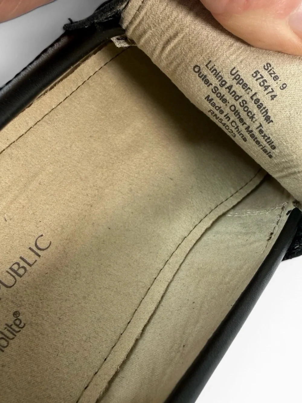 Banana Republic Men's Black Leather Penny Loafers Size 9 NWOB